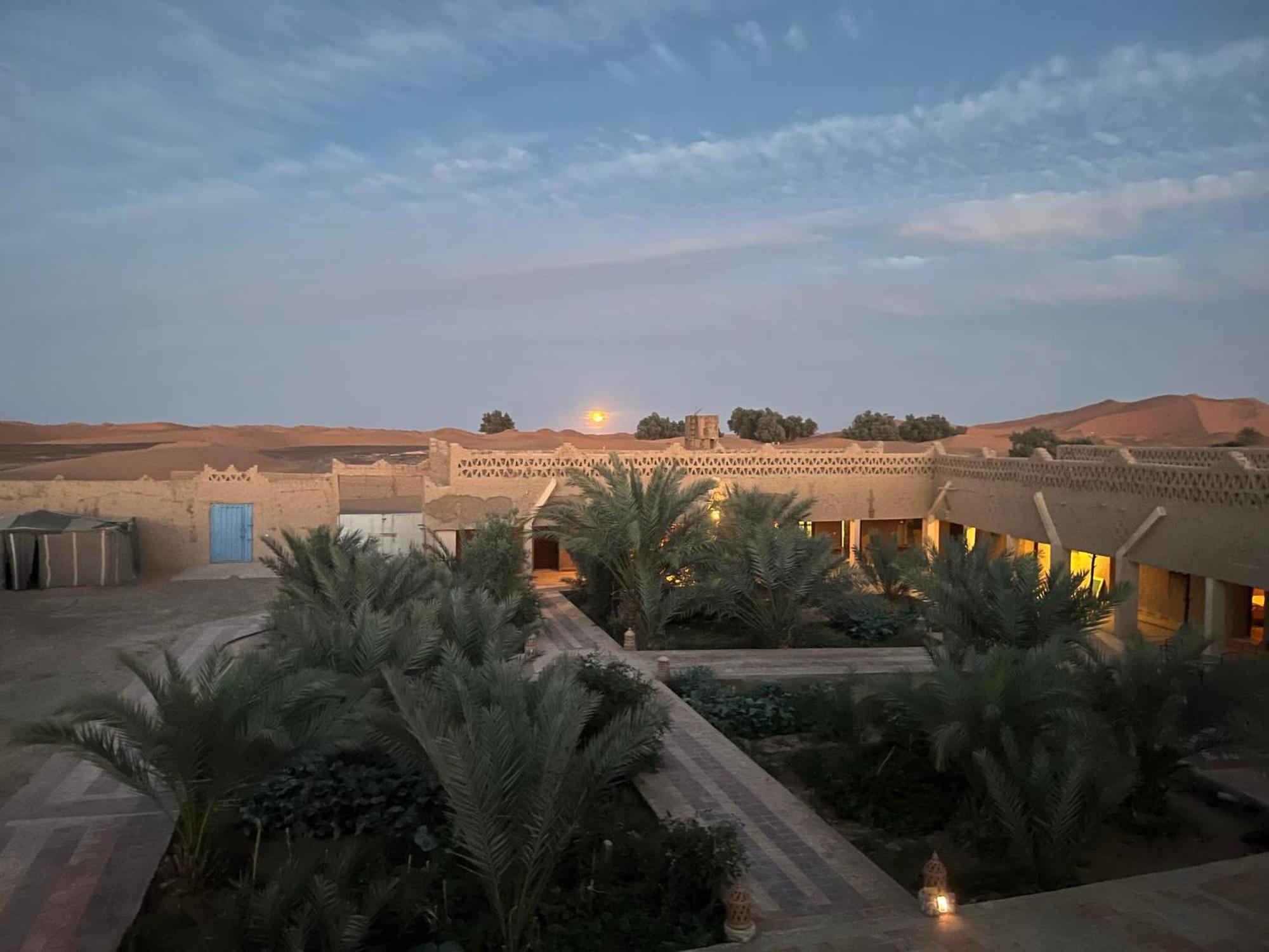 Sahara Sands Hotel 메르주가 외부 사진