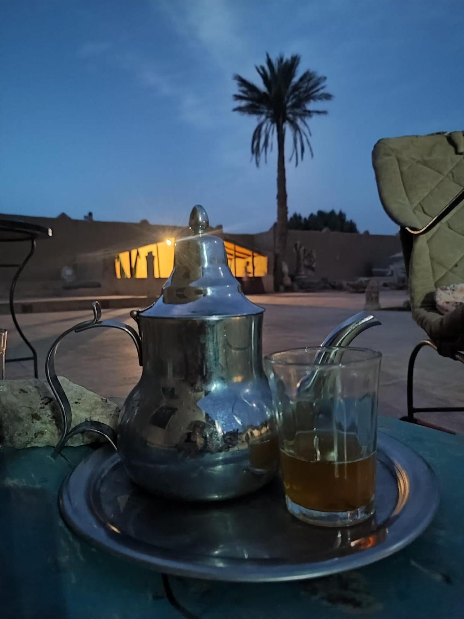 Sahara Sands Hotel 메르주가 외부 사진