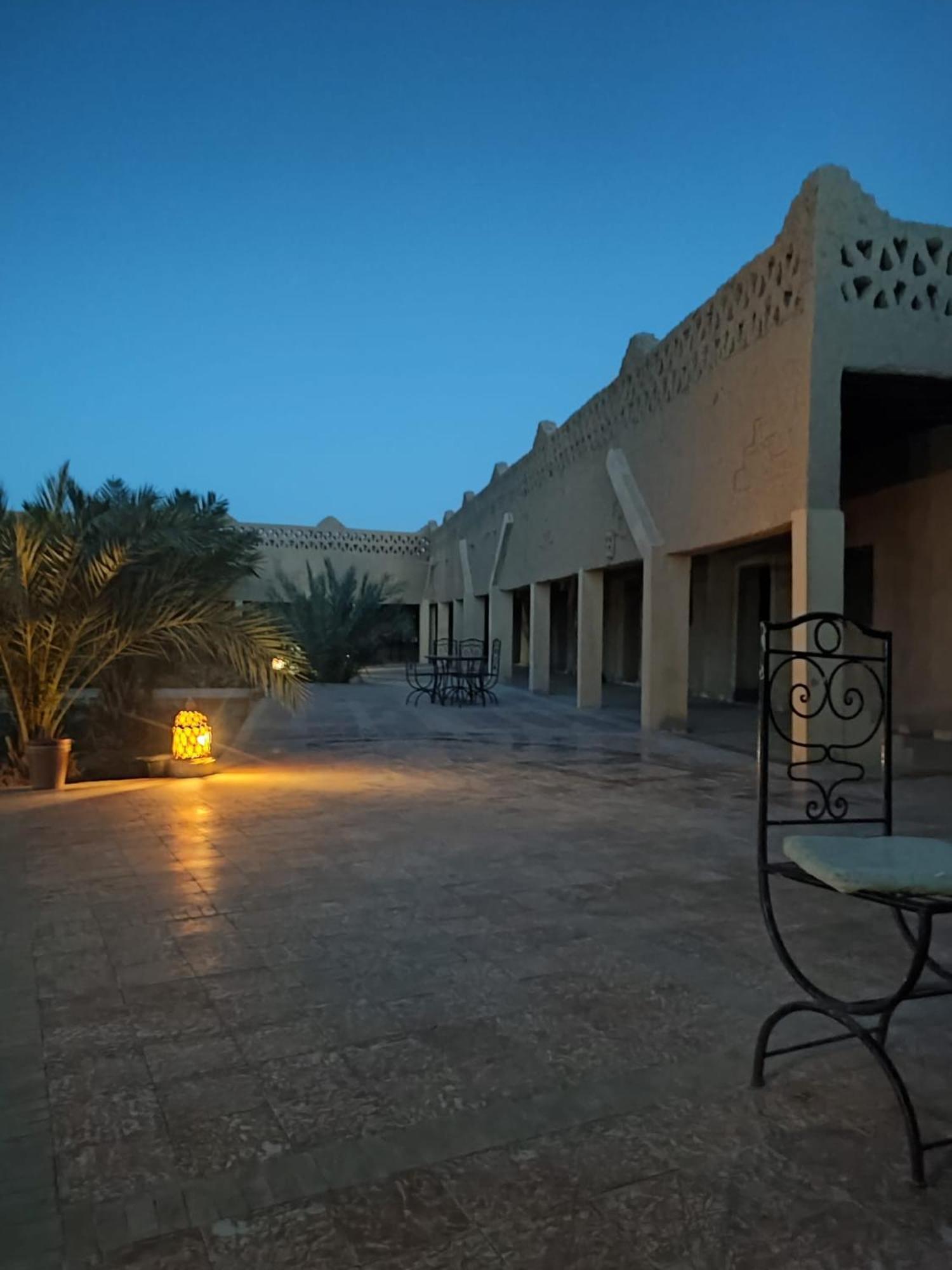 Sahara Sands Hotel 메르주가 외부 사진