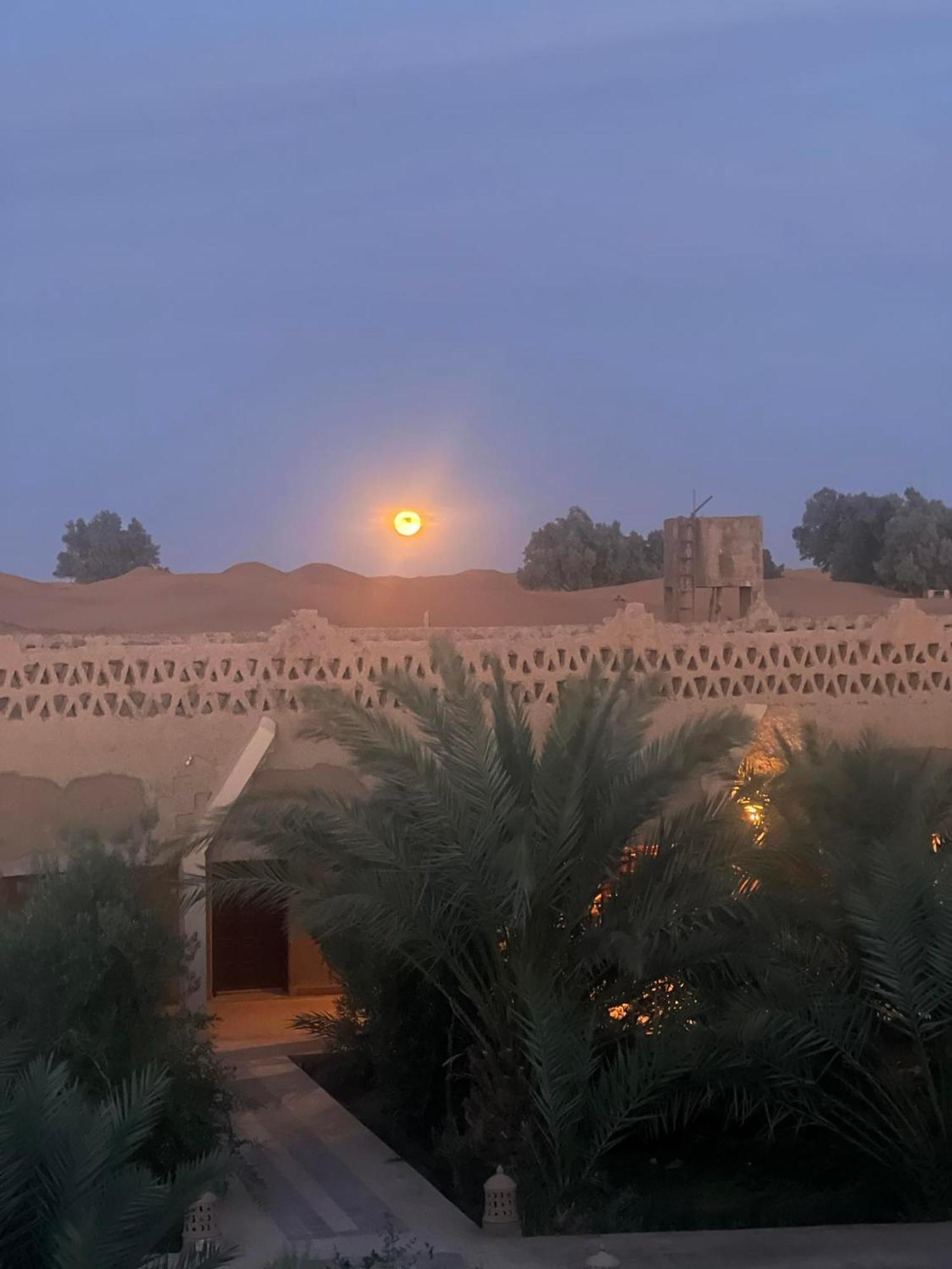 Sahara Sands Hotel 메르주가 외부 사진