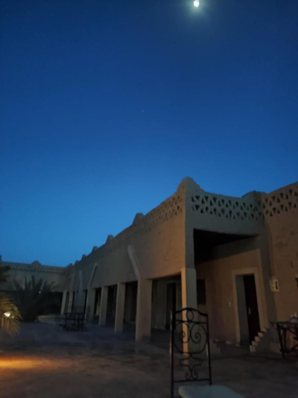 Sahara Sands Hotel 메르주가 외부 사진