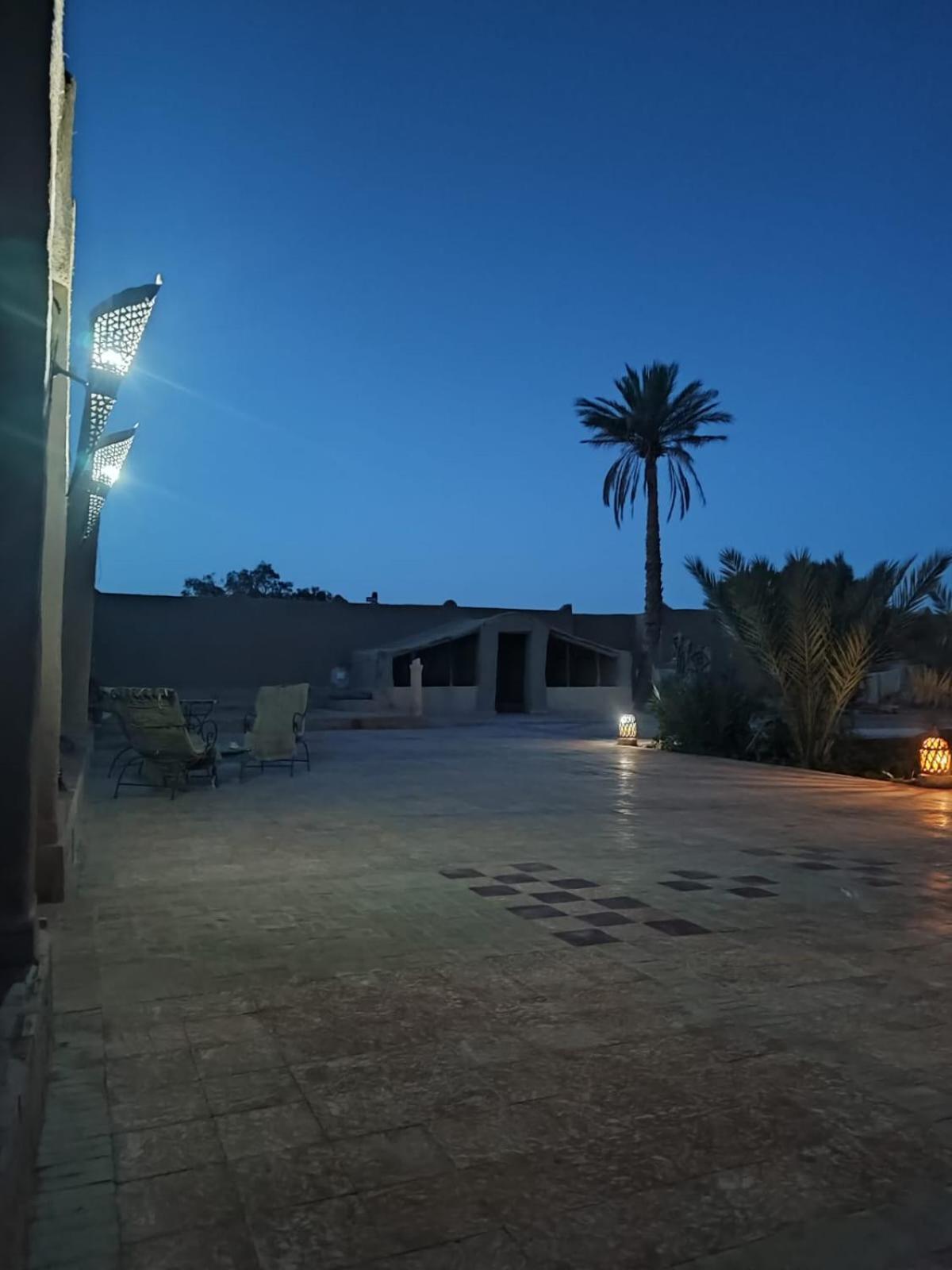 Sahara Sands Hotel 메르주가 외부 사진