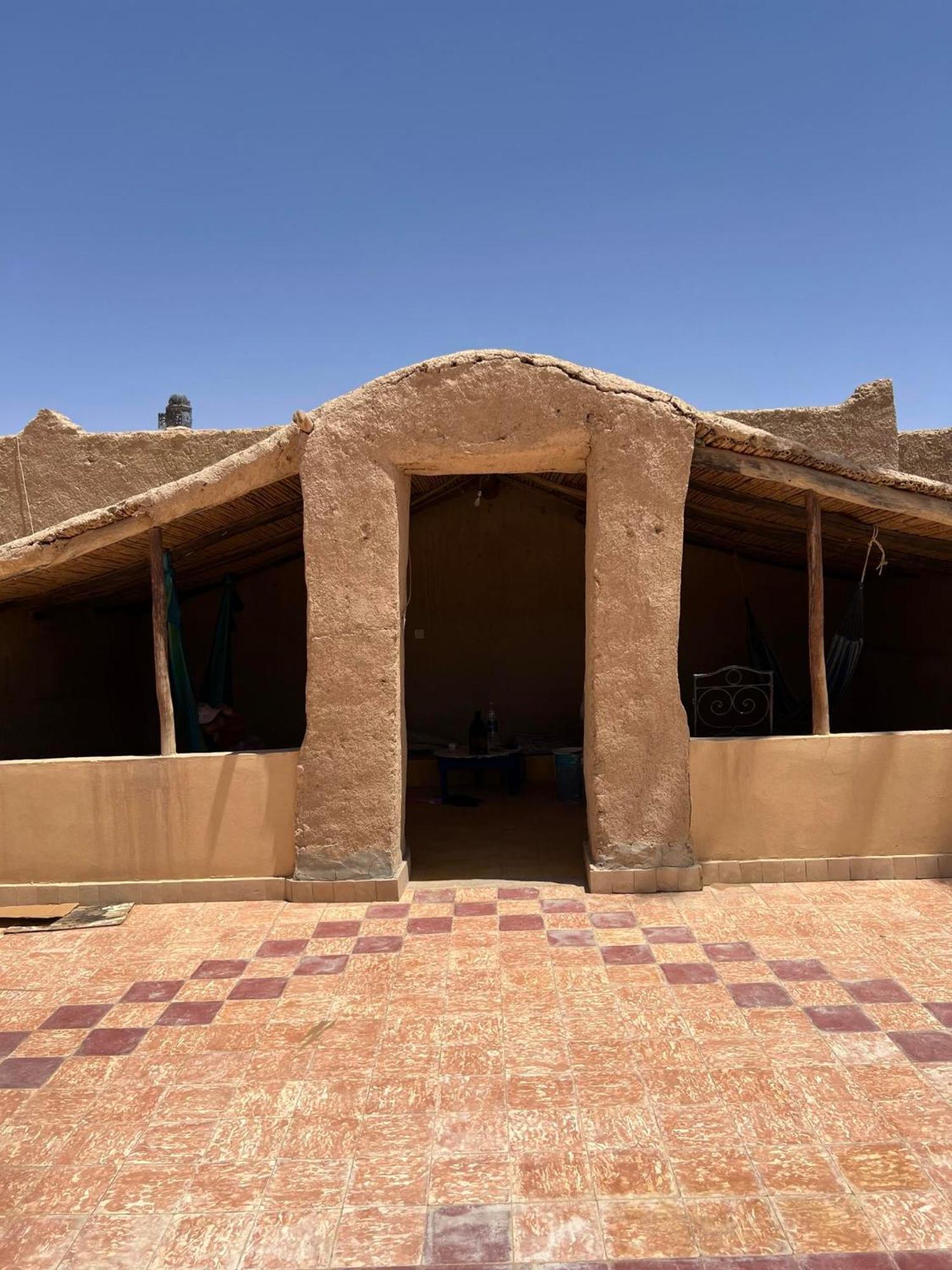 Sahara Sands Hotel 메르주가 외부 사진